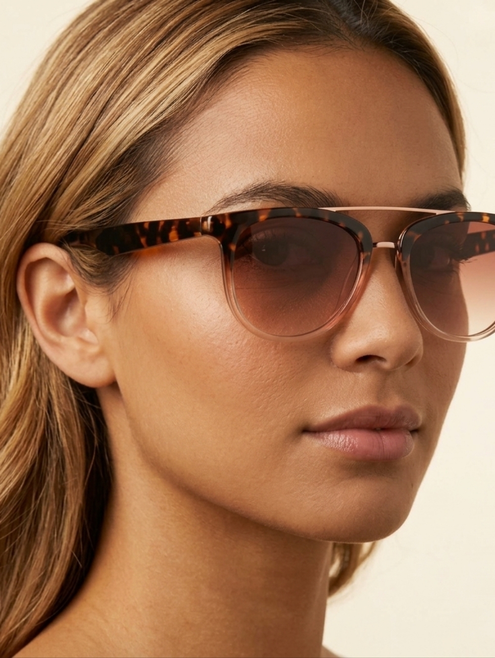 Tahari Aviator Sunglasses Tortoise Tan Gold Bar Frame Classic Retro Old Money
